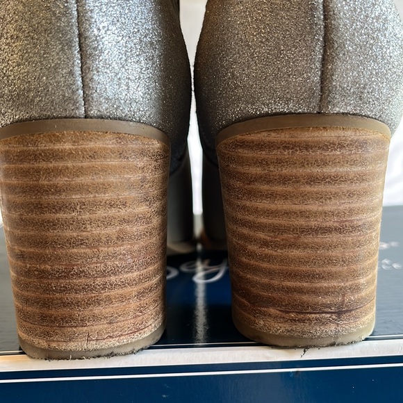 Seychelles “Pounce” Sparkly Gray Leather Booties. Worn one time indoors only. - Picture 12 of 14